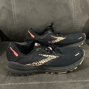 Brooks Adrenaline GTS black Running Shoes with Leopard Swoosh